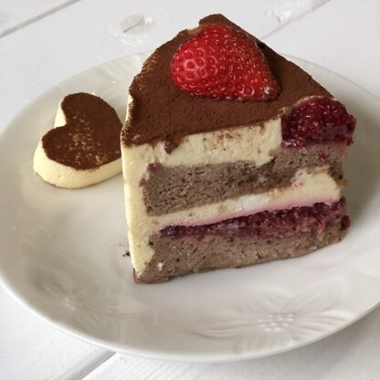 誕生日ケーキとしてティラミスクリーム参考にさせていただきました！砂糖は少し減らしたんですが家族にとても好評でした！また作りたいと思います！